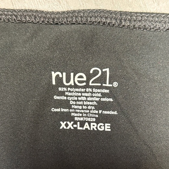 Rue21 Crop Tank Top With Size‎ Slits Size XXL - Picture 4 of 5